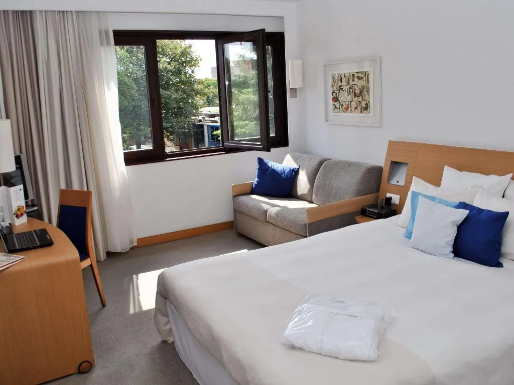 DOUBLE QUEEN SIZE BED Room, Novotel Gdansk Centrum, Gdansk