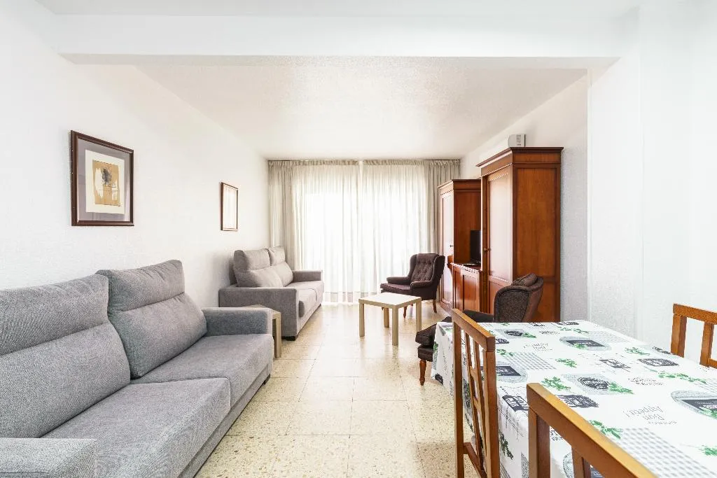 APARTMENT THREE BEDROOMS TWO BATHROOMS Room, Apartamentos Maja Beach, Costa Blanca