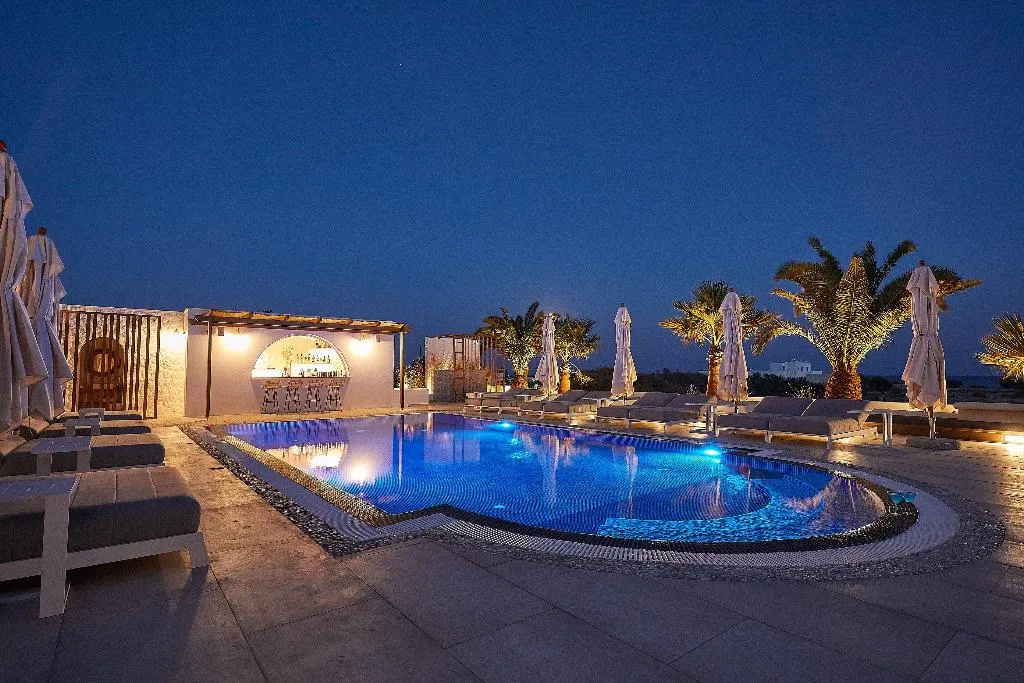 Pool, Petri Suites, Santorini