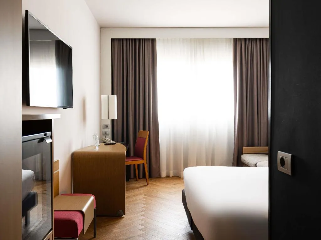 FAMILY ROOM STANDARD Room, Novotel Caserta Sud, Naples