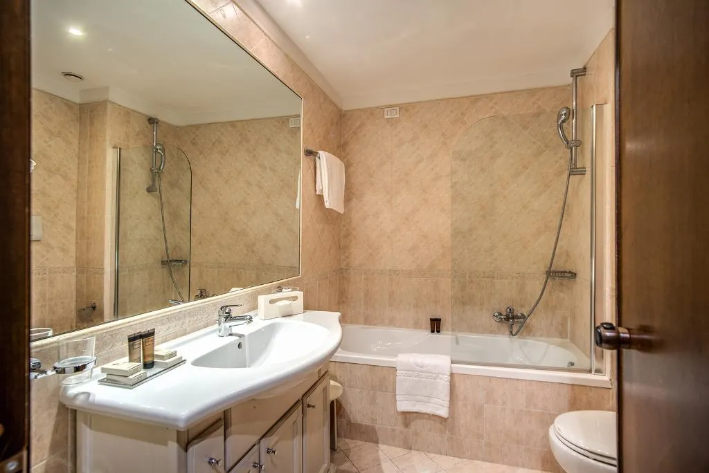 TRIPLE STANDARD Room, Colonna Palace, Rome