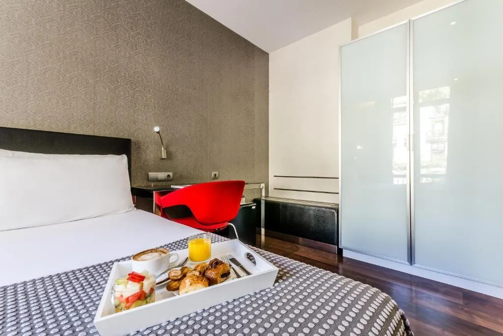DOUBLE SINGLE USE WITH TERRACE Room, Dorma Ramblas Boquería, Barcelona
