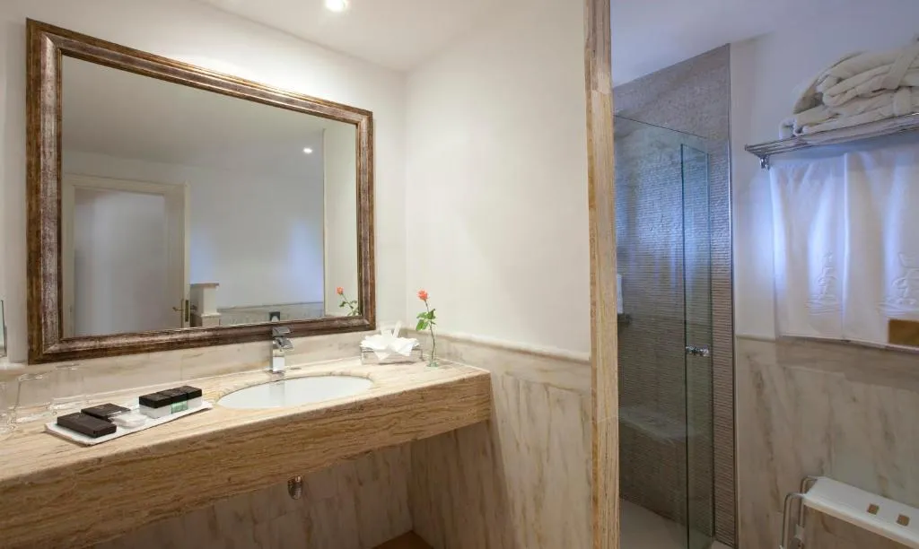 Room, Lago Garden Apart-suites & Spa Hotel, Majorca