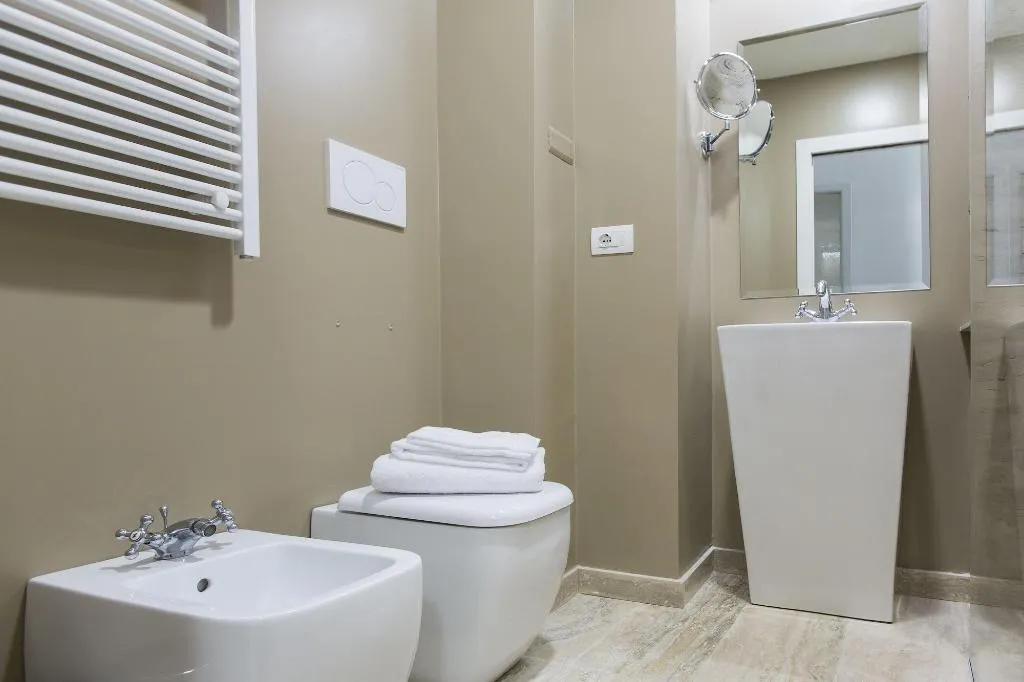 Room, Household - Settembrini 17, Milan