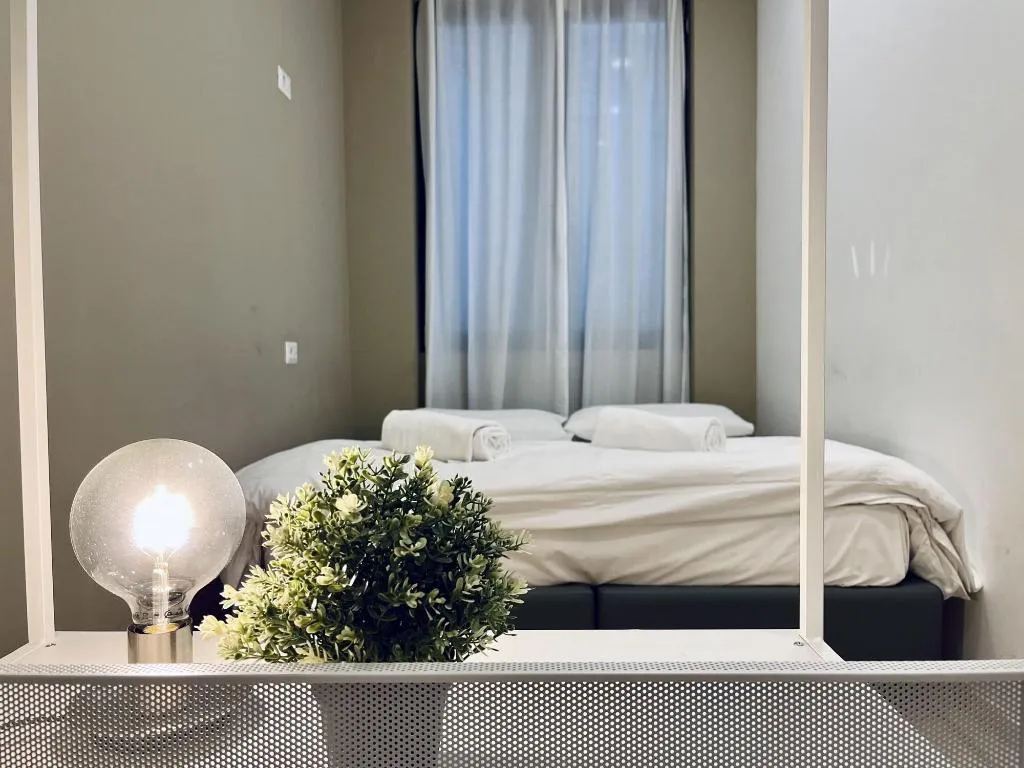 Room, Queen Hostel, Milan
