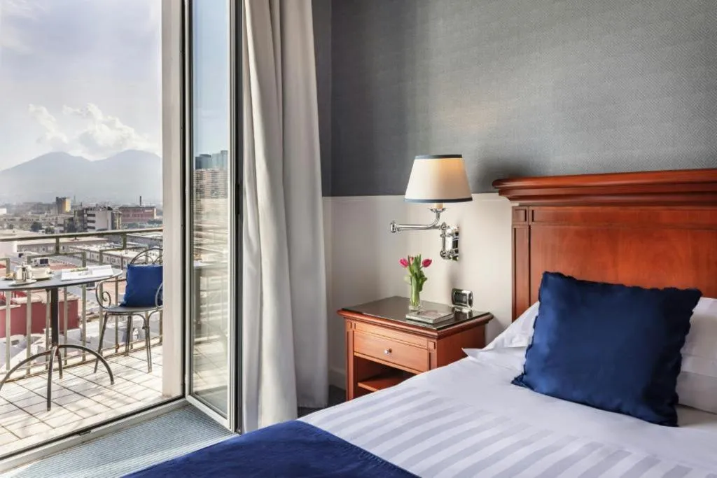 DOUBLE SUPERIOR Room, Starhotels Terminus, Naples