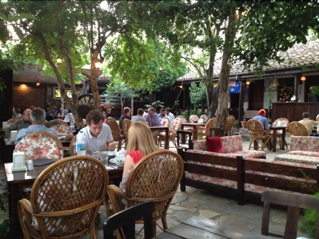 Restaurant, Boomerang Guesthouse, Izmir