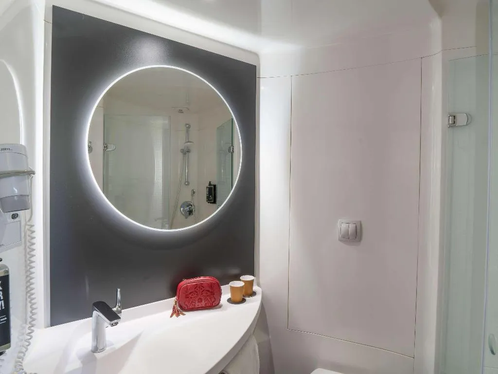DOUBLE SUPERIOR Room, ibis Barcelona Aeropuerto Viladecans, Barcelona