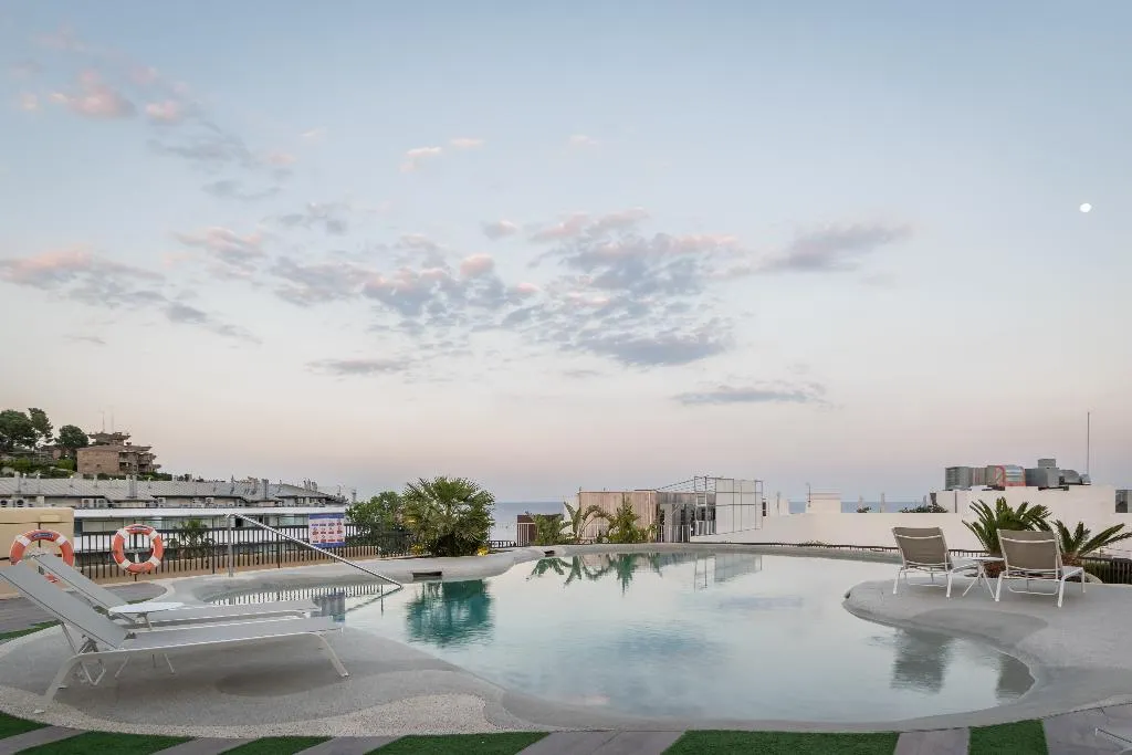 Pool, Delfin, Costa Brava