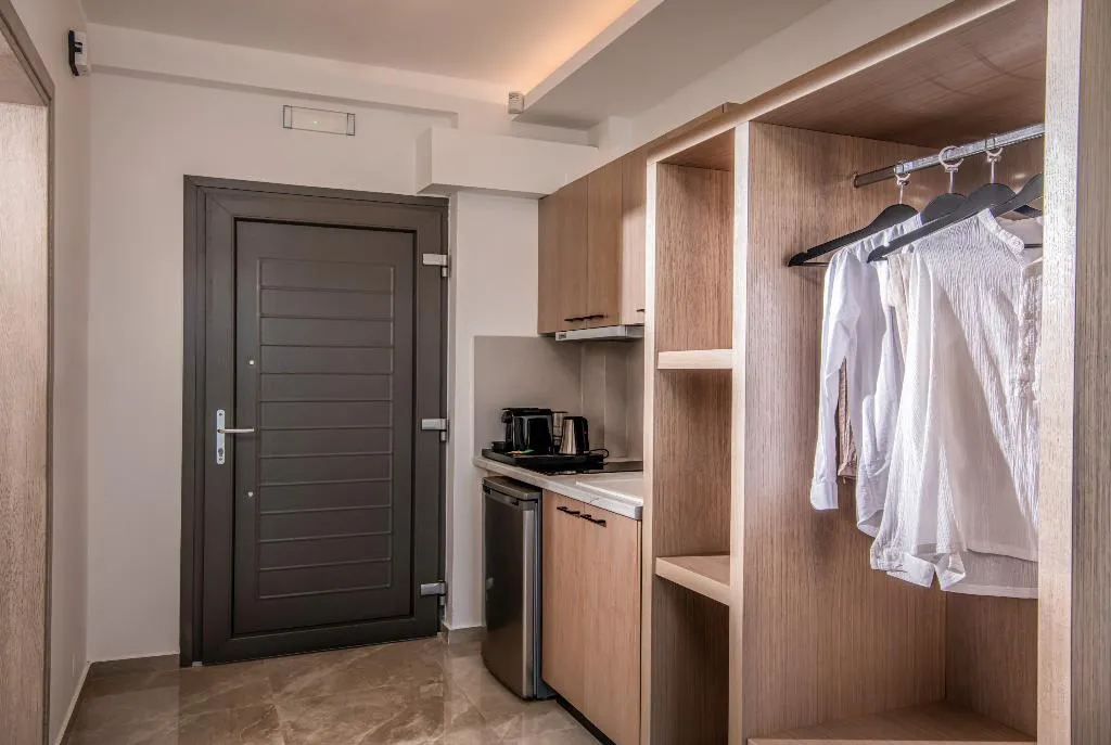 JUNIOR SUITE WITH PRIVATE POOL Room, Ebenus Suites "by Checkin", Crete