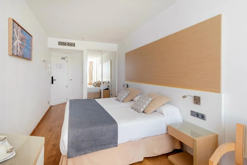 Double or Twin SEA VIEW WITH BALCONY Room, Sentido Fido Punta del Mar Hotel & Spa, Majorca