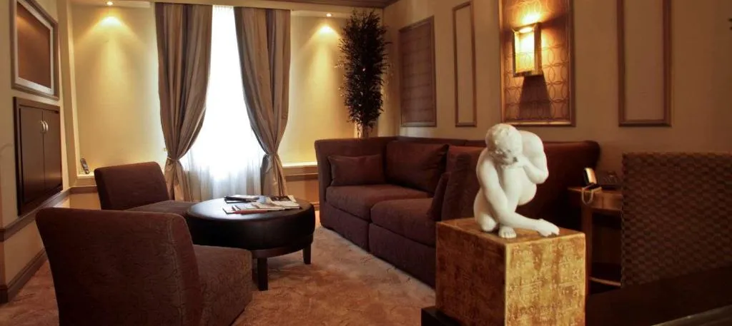 Room, Grand Visconti Palace, Milan