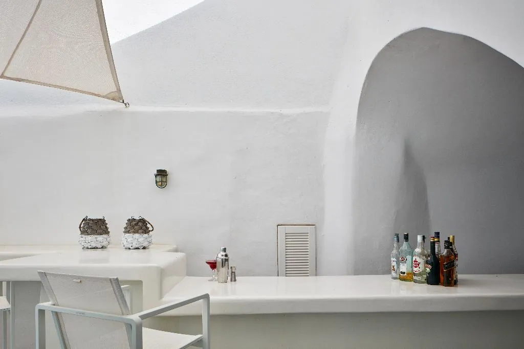Bar, Cliffside Suites, Santorini