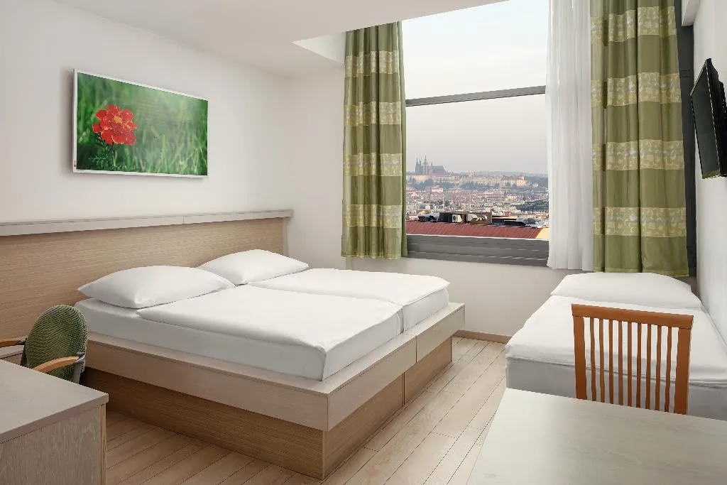Double or Twin CAPACITY 3 Room, Ankora, Prague
