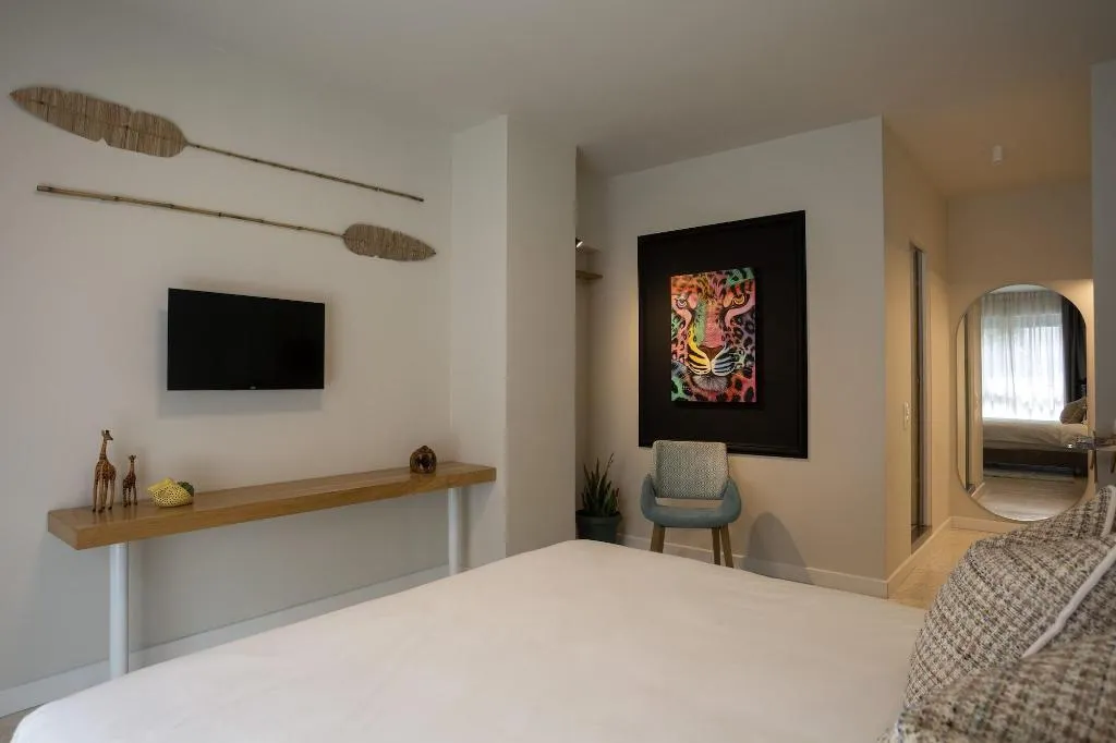 Room, The Frogs Guesthouse, Athens