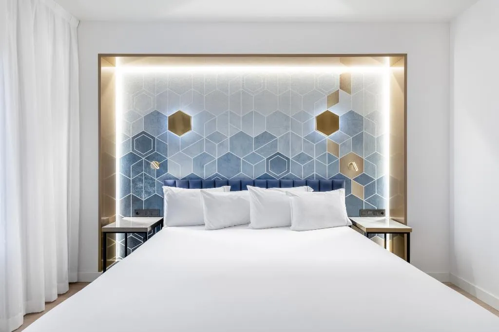 Double or Twin STANDARD Room, Eurostars Gran Madrid, Madrid