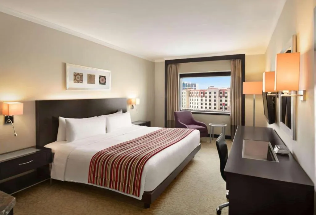 DOUBLE DELUXE Room, Ramada Plaza by Wyndham Dubai Deira, Dubai