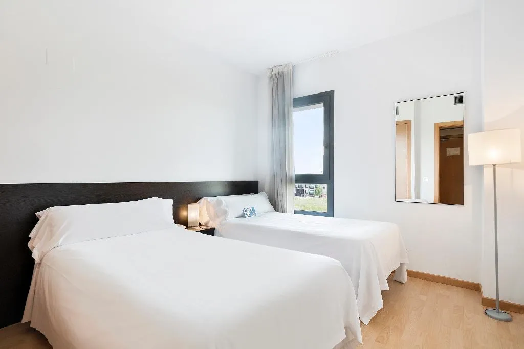 Room, Madrid Airport Suites Affiliated By Melia, Madrid