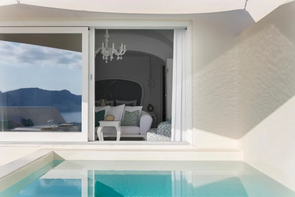 SUITE WITH PRIVATE POOL Room, Canaves Oia Suites, Santorini