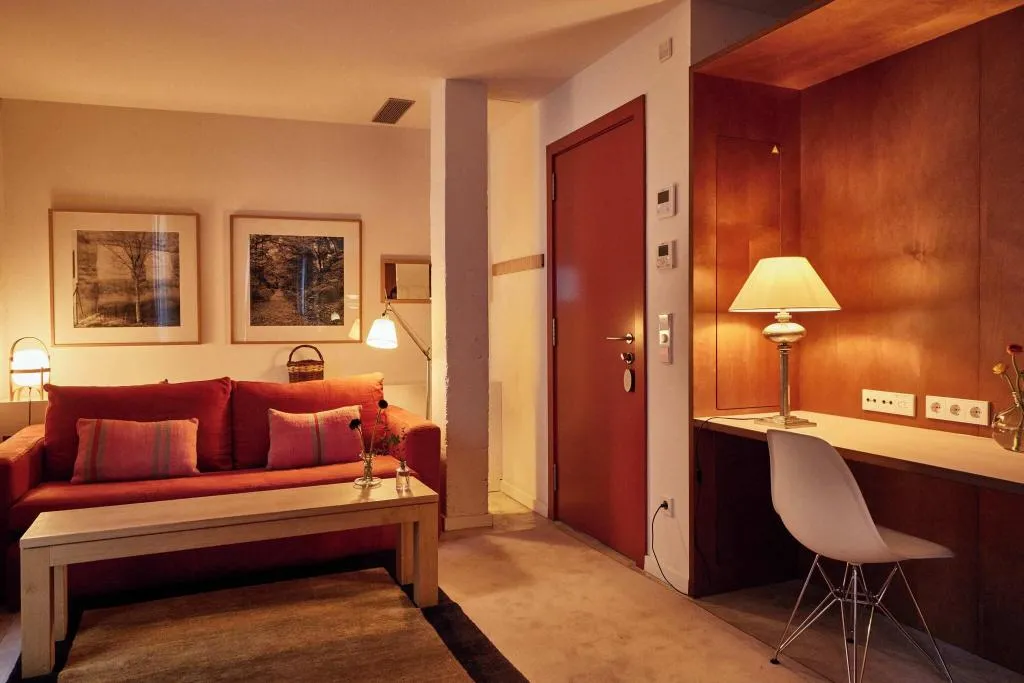 Room, Neri, Barcelona