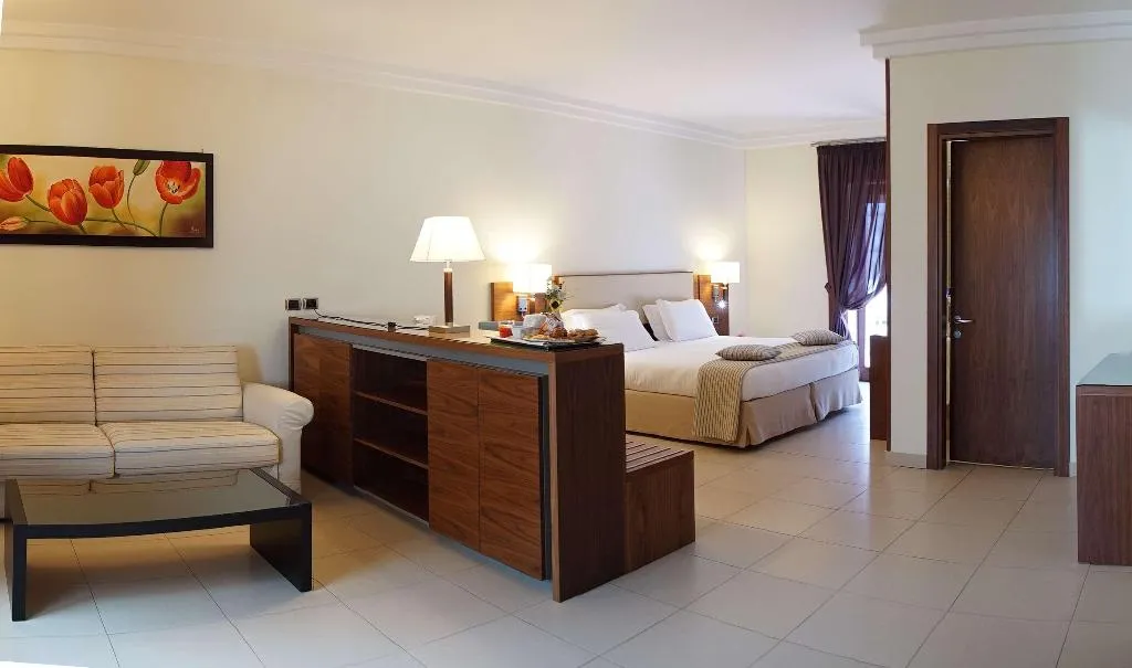 Room, Suites & Residence Hotel, Naples