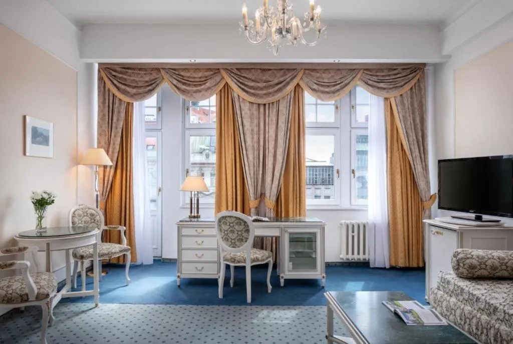 JUNIOR SUITE STANDARD Room, Ambassador Zlata Husa, Prague