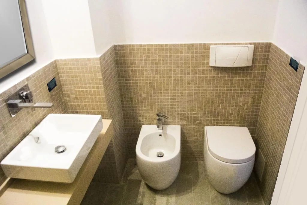Room, La Chambre Milano, Milan