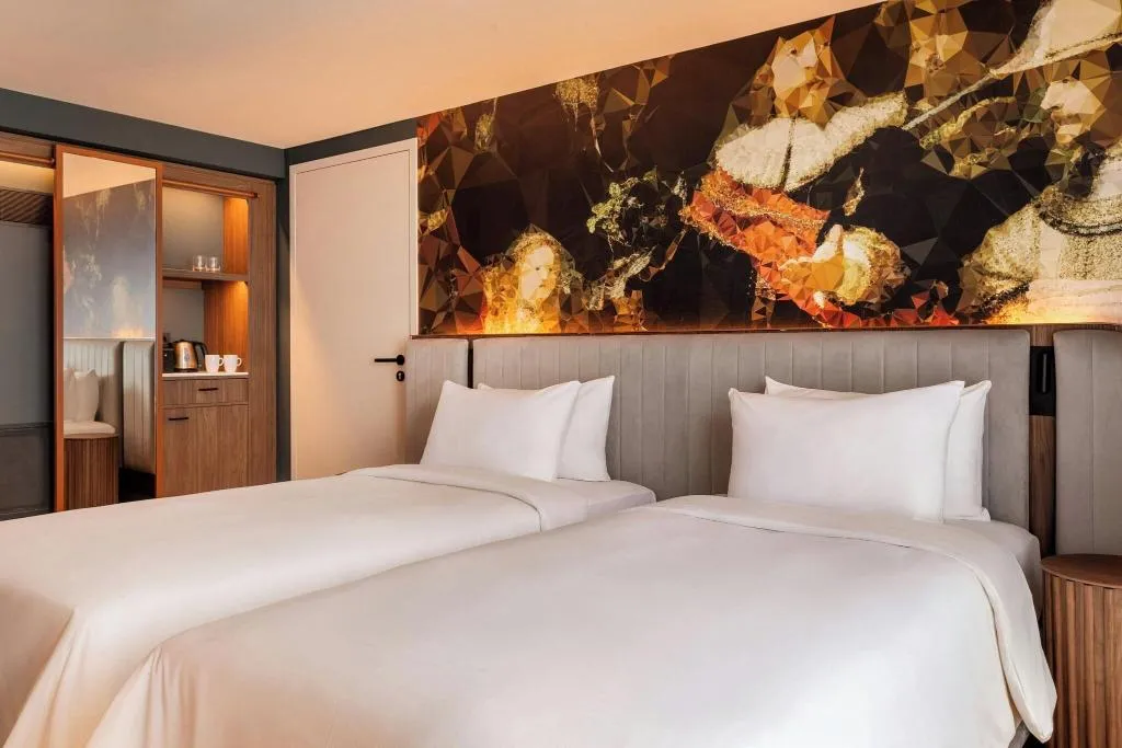 FAMILY ROOM KING SIZE BED Room, Renaissance Amsterdam Hotel, Amsterdam