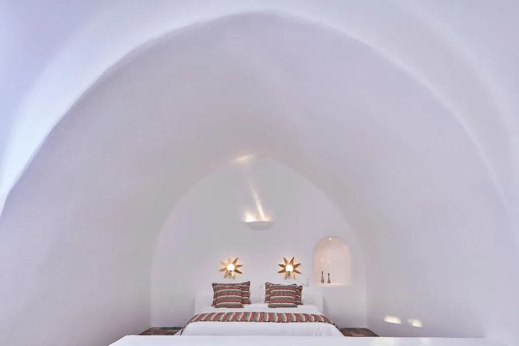 SUITE WITH JACUZZI Room, Astra Suites, Santorini