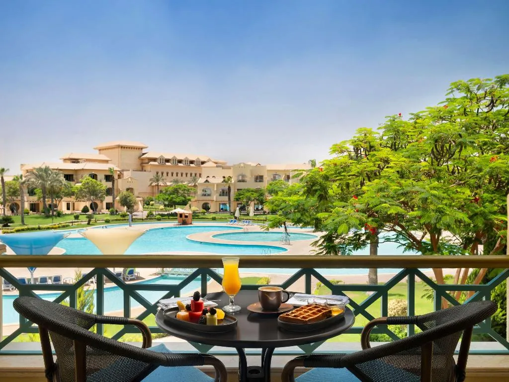 SUITE EXECUTIVE Room, Movenpick Cairo Media City, Cairo
