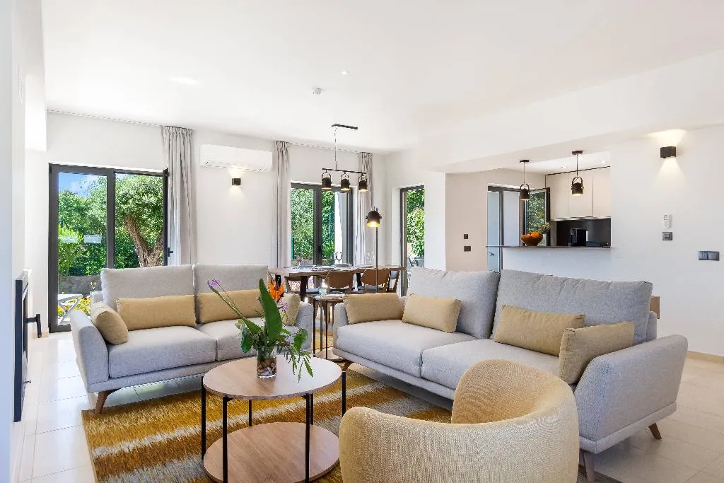 TOWNHOME THREE BEDROOMS Room, Carvoeiro Gardens, Algarve