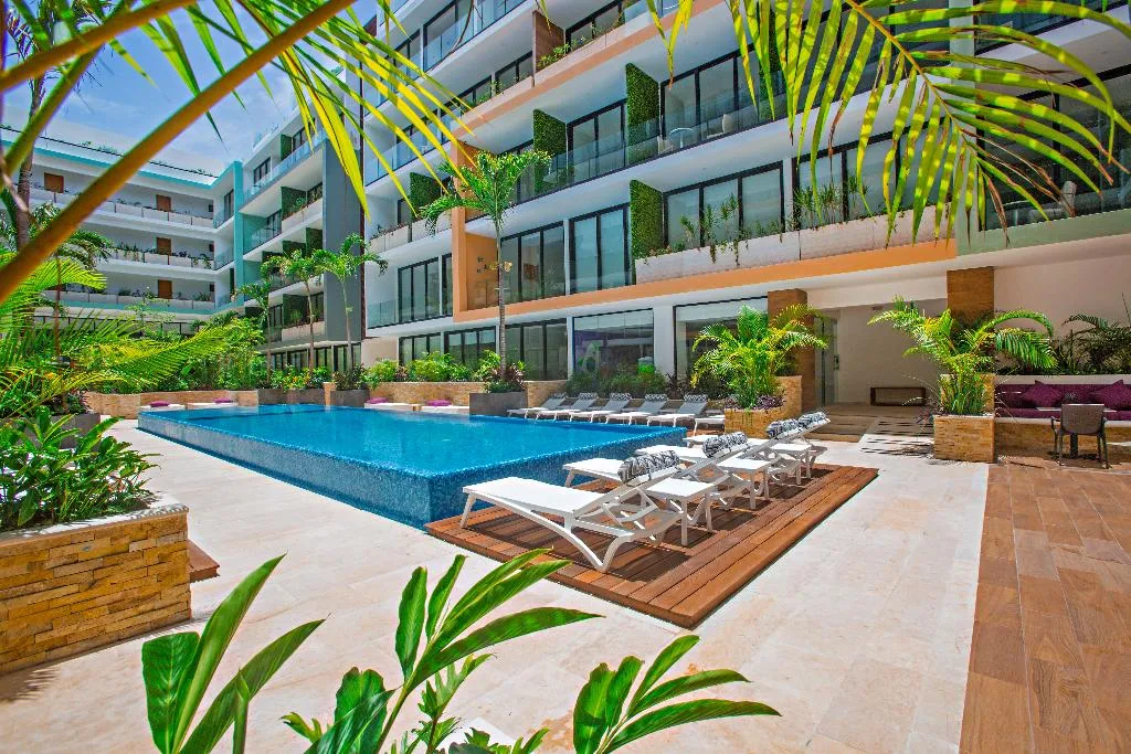 Pool, KLR The City Condos by Sercotel, Playa Del Carmen