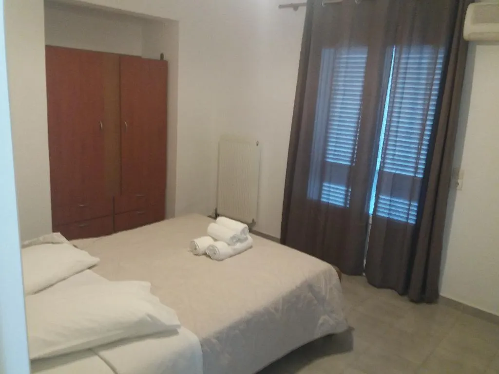 APARTMENT CAPACITY 5 Room, Harbour View, Kalamata