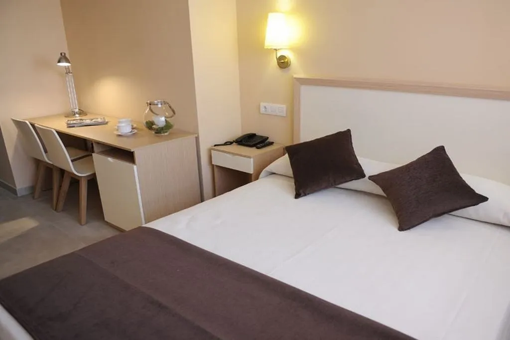 Double or Twin WITH DOUBLE BED Room, Nuvi Mercado, Costa Blanca