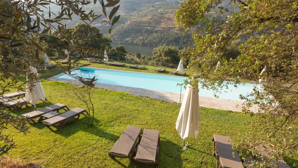 Pool, Douro Palace, Porto