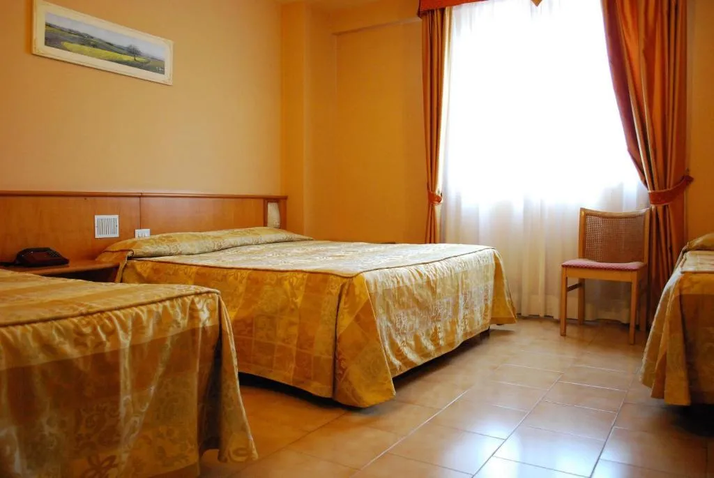 TRIPLE ECONOMY Room, Tre Torri, Catania