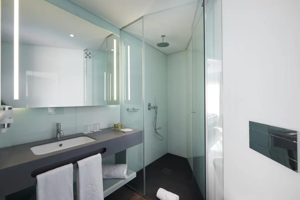 DOUBLE SINGLE USE WITH BALCONY Room, Timbre Heroismo, Porto