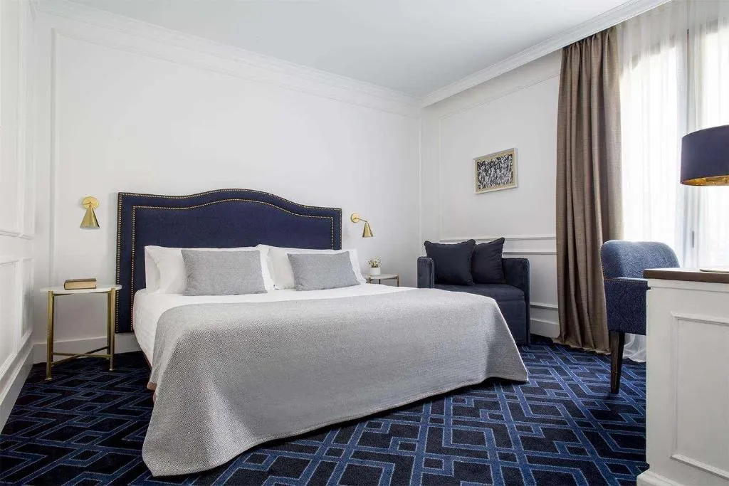 Room, Midmost Barcelona, Barcelona