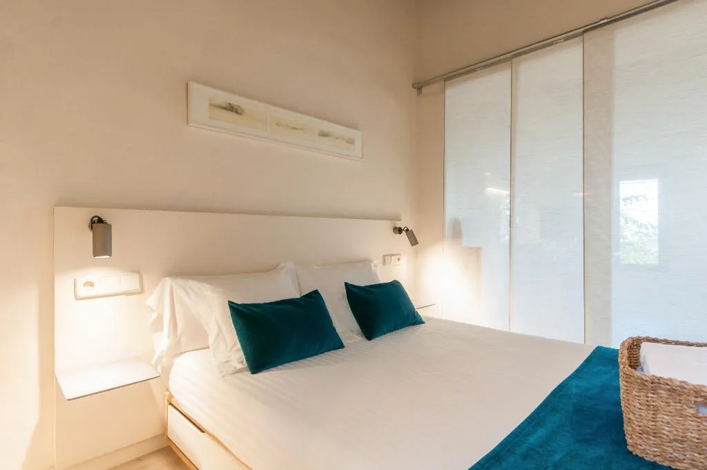 APARTMENT TWO BEDROOMS Room, Eco Grus Apartaments, Barcelona
