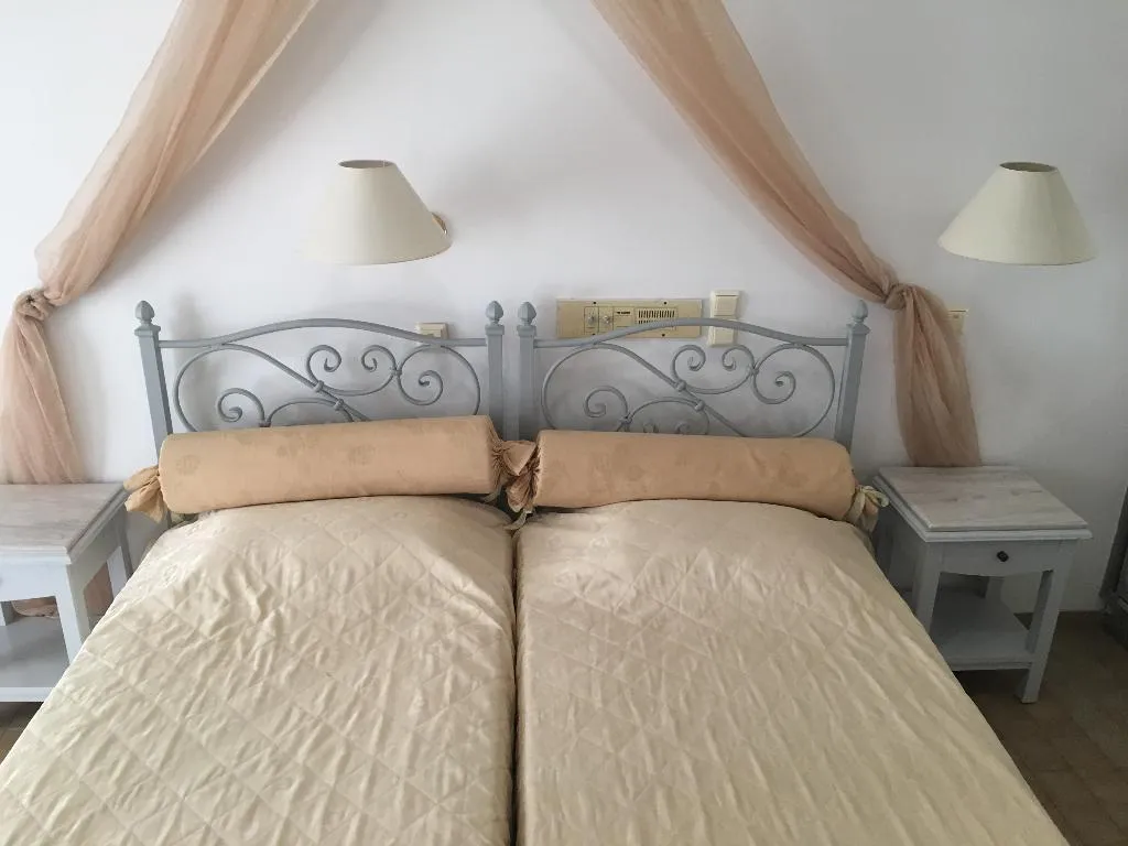 TRIPLE STANDARD Room, Avra Santorini, Santorini