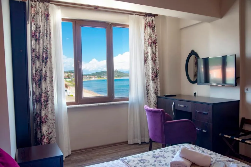 TRIPLE SEA VIEW Room, Cunda Aksaç Otel, Izmir
