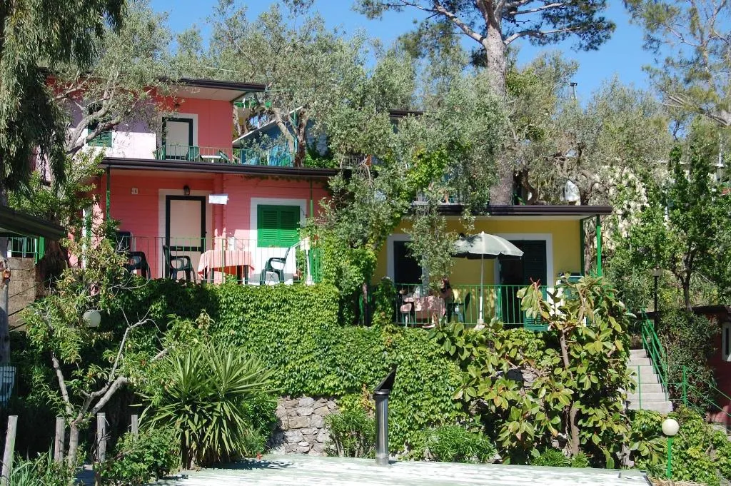 General view, Marina del Cantone Chalet, Naples