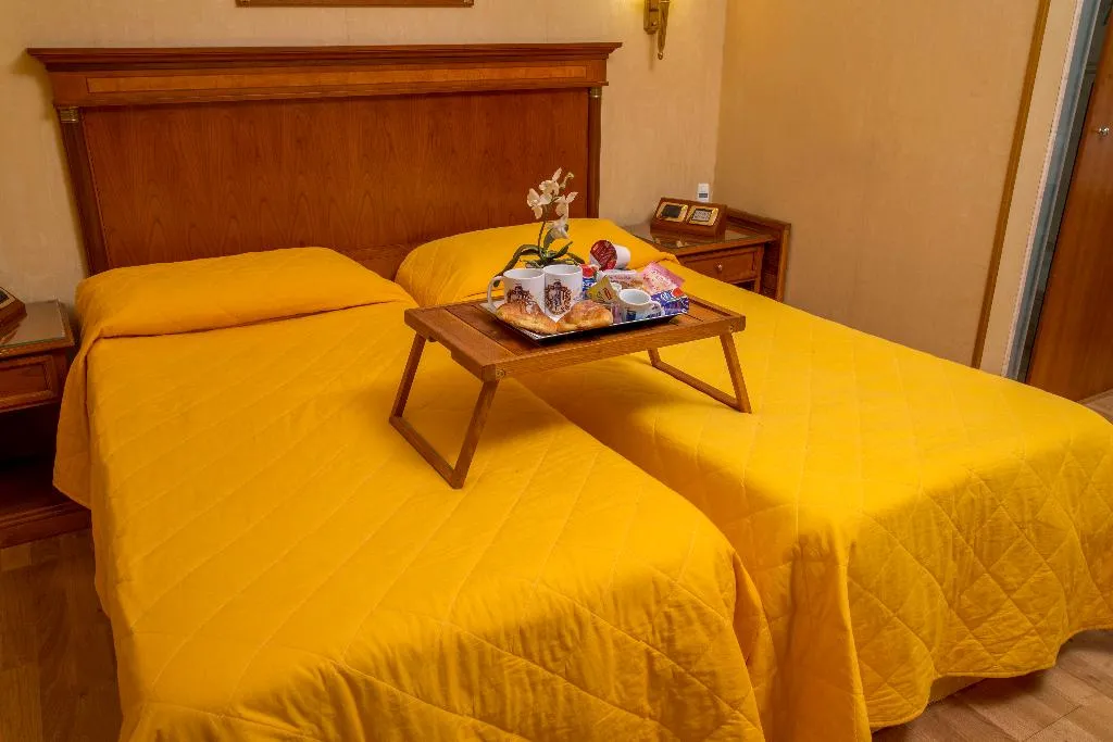 Double or Twin STANDARD Room, Luxury Rooms H 2000 Roma, Rome
