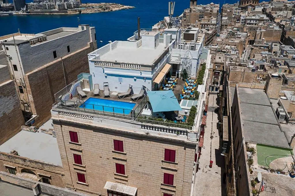 Pool, Osborne Hotel, Malta