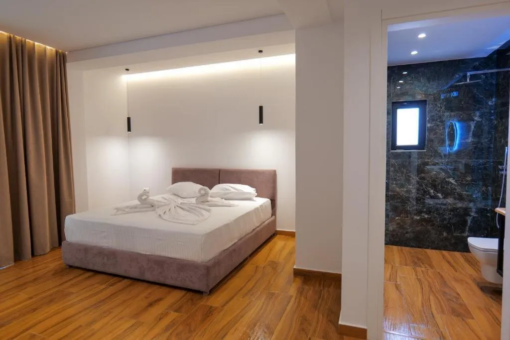 Room CITY VIEW KING BED Room, Havana, Southern Albania