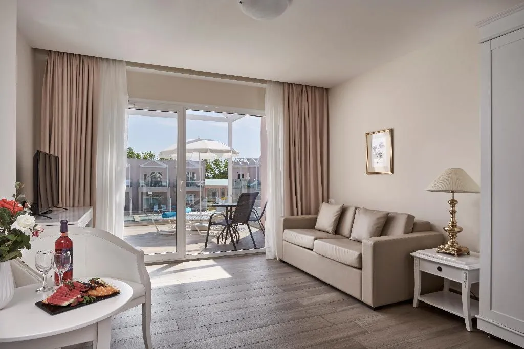 JUNIOR SUITE POOL VIEW Room, Sandy Villas, Corfu