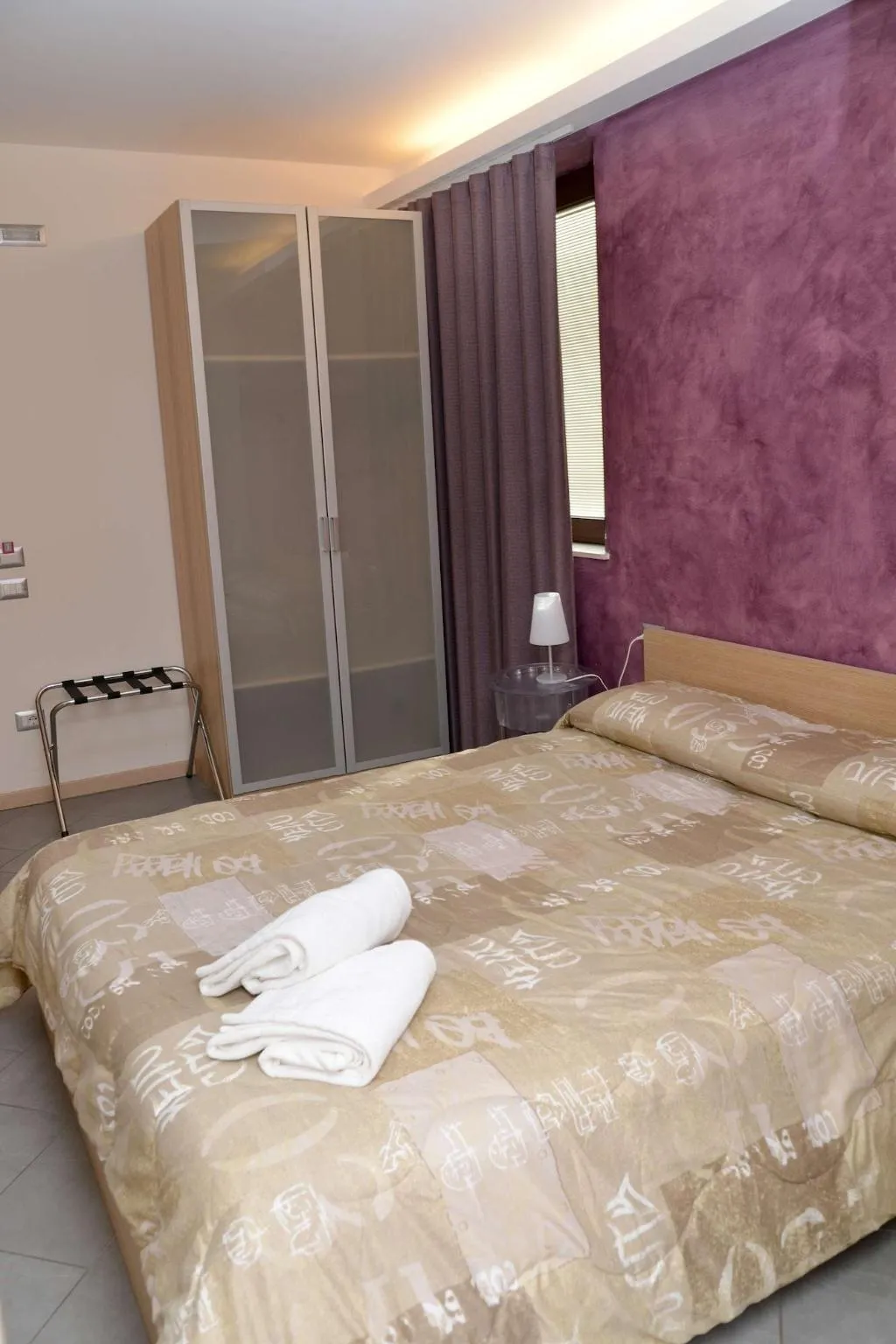 Room, San Marciano, Catania