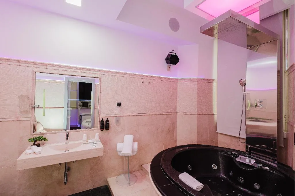 JUNIOR SUITE STANDARD Room, Hotel Trecento, Rome