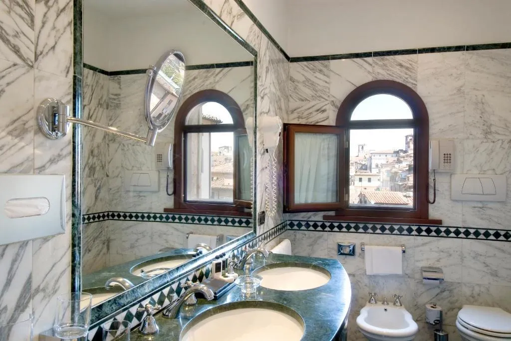 JUNIOR SUITE CAPACITY 3 Room, Sina Brufani, Perugia