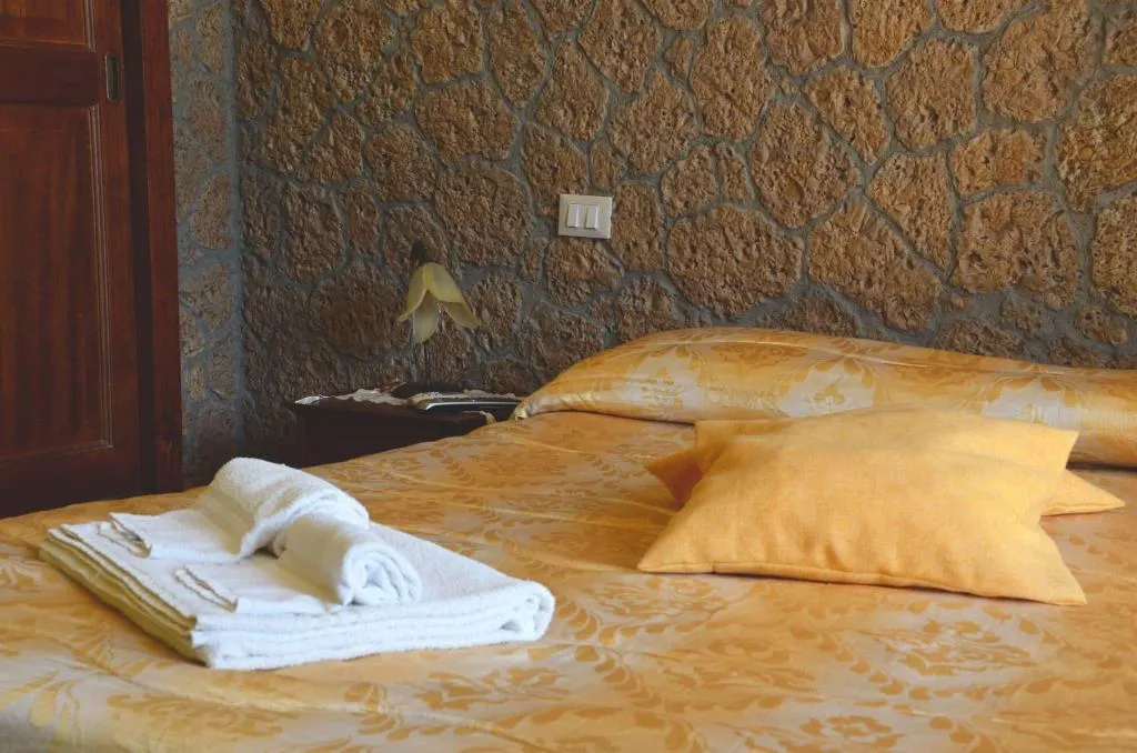 Room, Il Quadrifoglio, Palermo